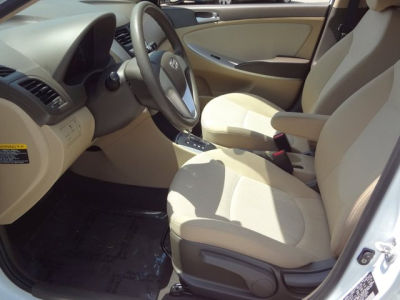 2012 Hyundai Accent  GLS