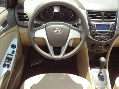 2012 Hyundai Accent  GLS