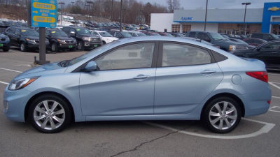 2012 Hyundai Accent  GLS