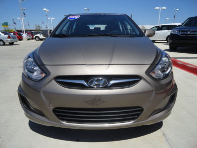2012 Hyundai Accent  GS