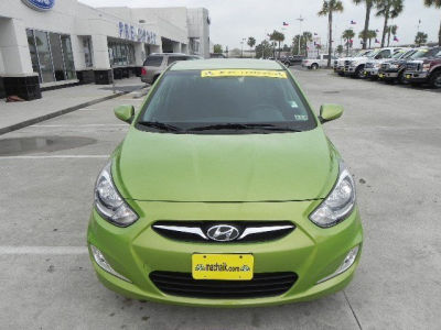 2012 Hyundai Accent SE