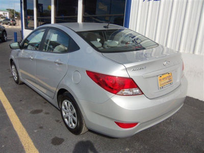 2012 Hyundai Accent  GLS