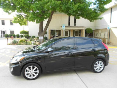 2012 Hyundai Accent  SE