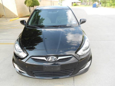 2012 Hyundai Accent  SE