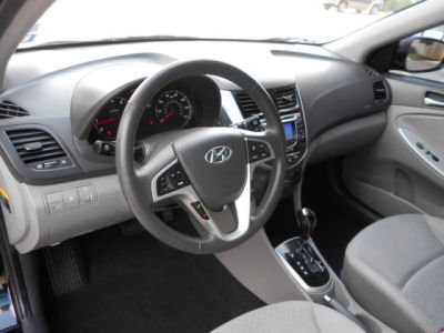 2012 Hyundai Accent  SE