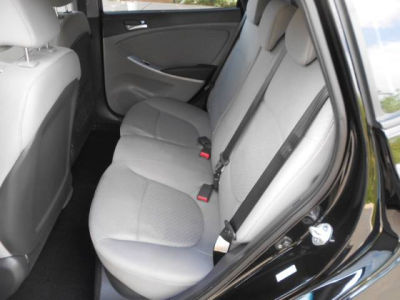 2012 Hyundai Accent  SE
