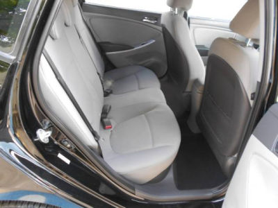 2012 Hyundai Accent  SE
