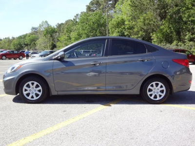 2012 Hyundai Accent  GLS