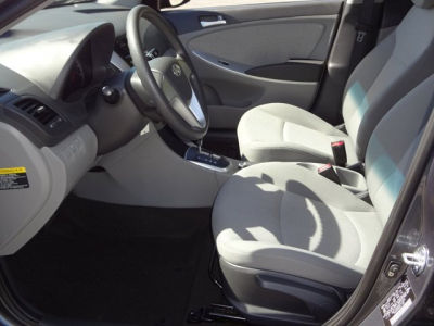 2012 Hyundai Accent  GLS