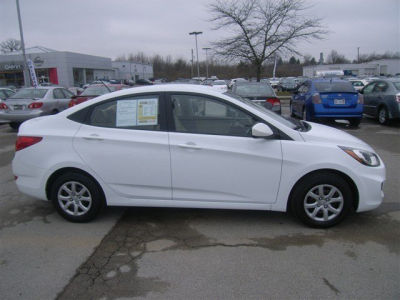 2012 Hyundai Accent  GLS