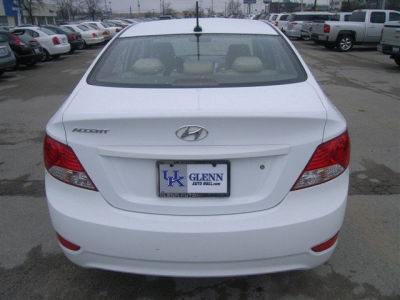 2012 Hyundai Accent  GLS