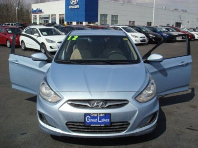 2012 Hyundai Accent  GLS
