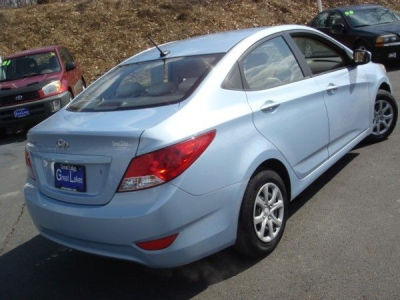 2012 Hyundai Accent  GLS