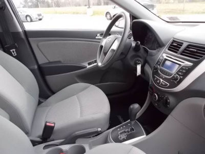 2012 Hyundai Accent  GLS