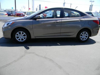 2012 Hyundai Accent  GLS