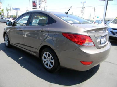 2012 Hyundai Accent  GLS
