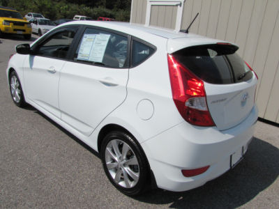 2012 Hyundai Accent  SE