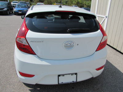2012 Hyundai Accent  SE