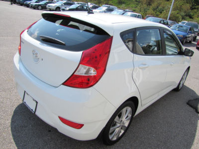 2012 Hyundai Accent  SE