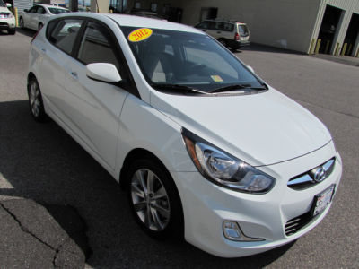 2012 Hyundai Accent  SE
