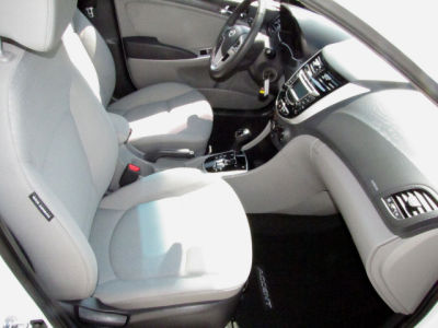 2012 Hyundai Accent  SE