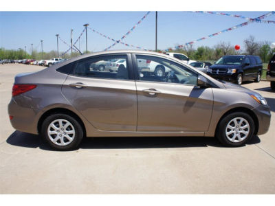 2012 Hyundai Accent  GLS