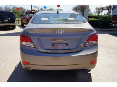 2012 Hyundai Accent  GLS