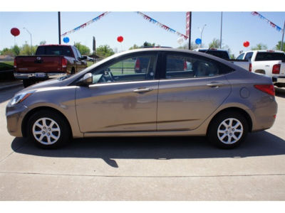 2012 Hyundai Accent  GLS