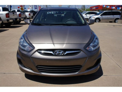 2012 Hyundai Accent  GLS