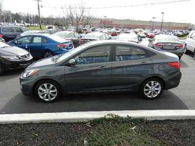 2013 Hyundai Accent  GLS