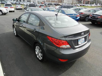 2013 Hyundai Accent  GLS