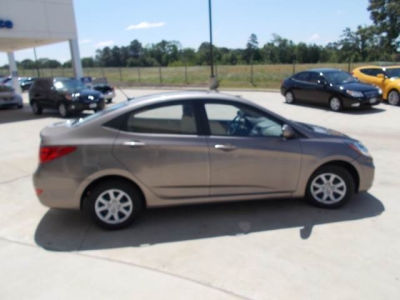 2012 Hyundai Accent GLS