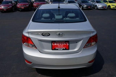 2012 Hyundai Accent GLS