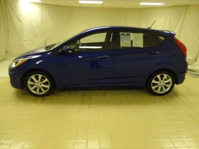 2012 Hyundai Accent  SE