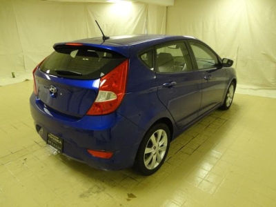 2012 Hyundai Accent  SE