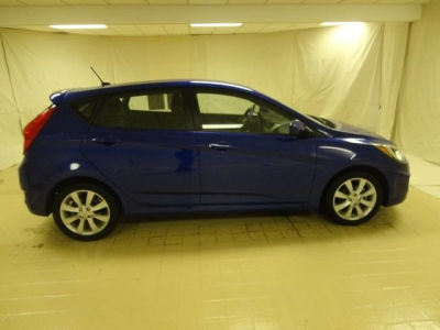 2012 Hyundai Accent  SE