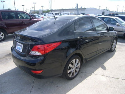 2012 Hyundai Accent  GLS