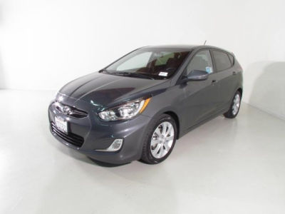 2012 Hyundai Accent  SE
