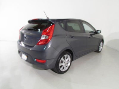 2012 Hyundai Accent  SE