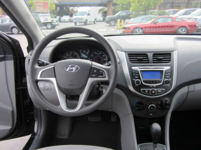 2012 Hyundai Accent