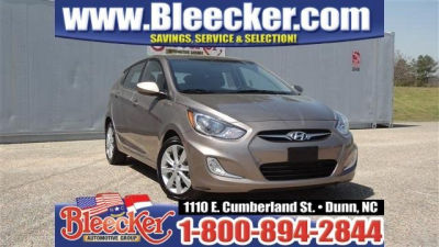 2012 Hyundai Accent  SE
