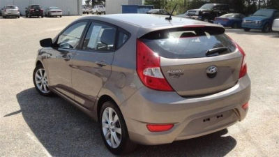 2012 Hyundai Accent  SE