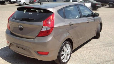 2012 Hyundai Accent  SE