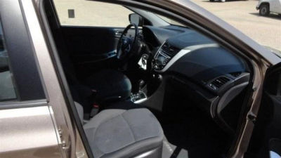 2012 Hyundai Accent  SE