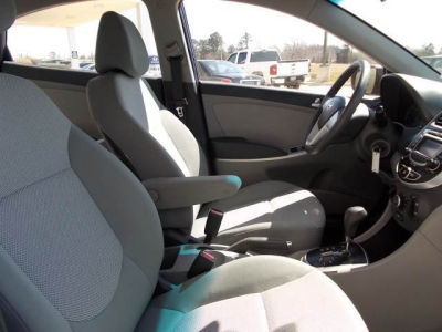 2012 Hyundai Accent  GLS
