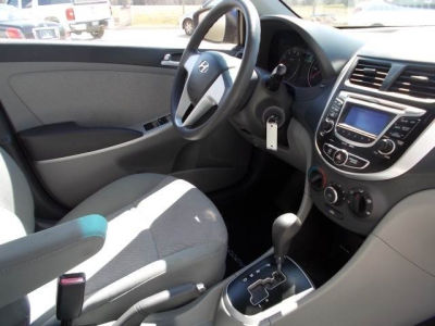 2012 Hyundai Accent  GLS