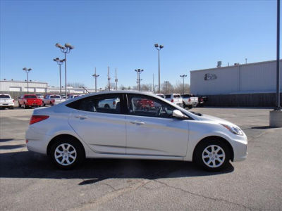 2012 Hyundai Accent GLS