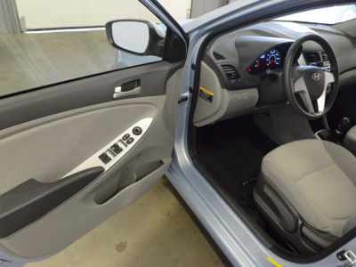2012 Hyundai Accent  GS