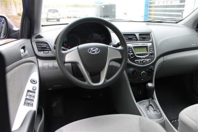 2012 Hyundai Accent  GLS