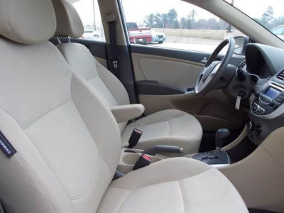 2012 Hyundai Accent  GLS